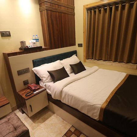 Mohar Residency Hotell Calcutta Exteriör bild