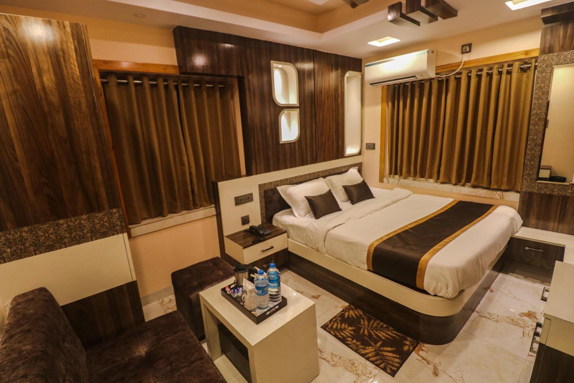 Mohar Residency Hotell Calcutta Exteriör bild