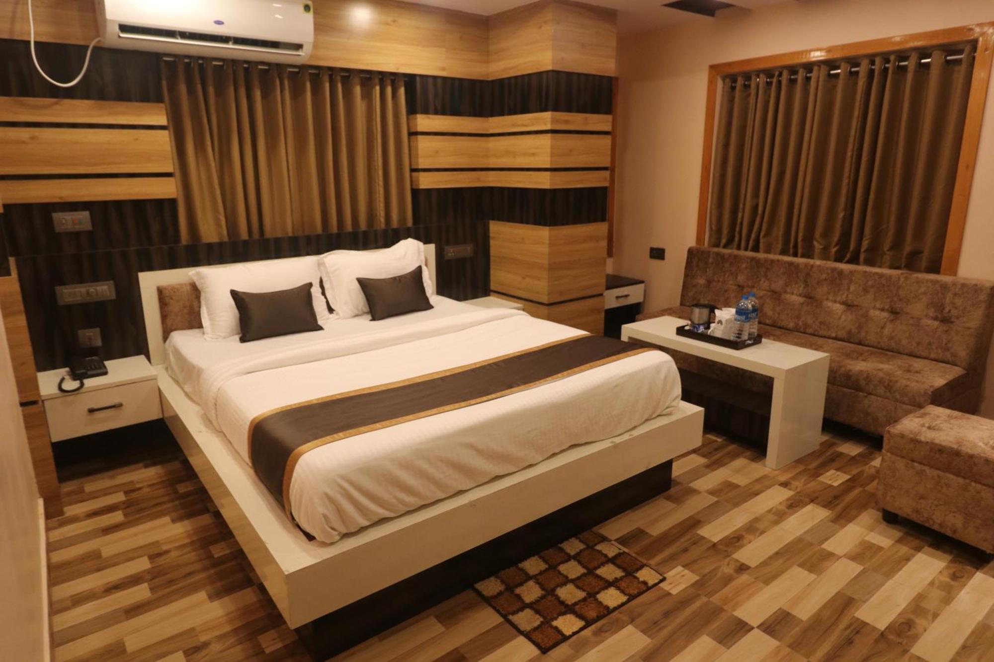 Mohar Residency Hotell Calcutta Exteriör bild