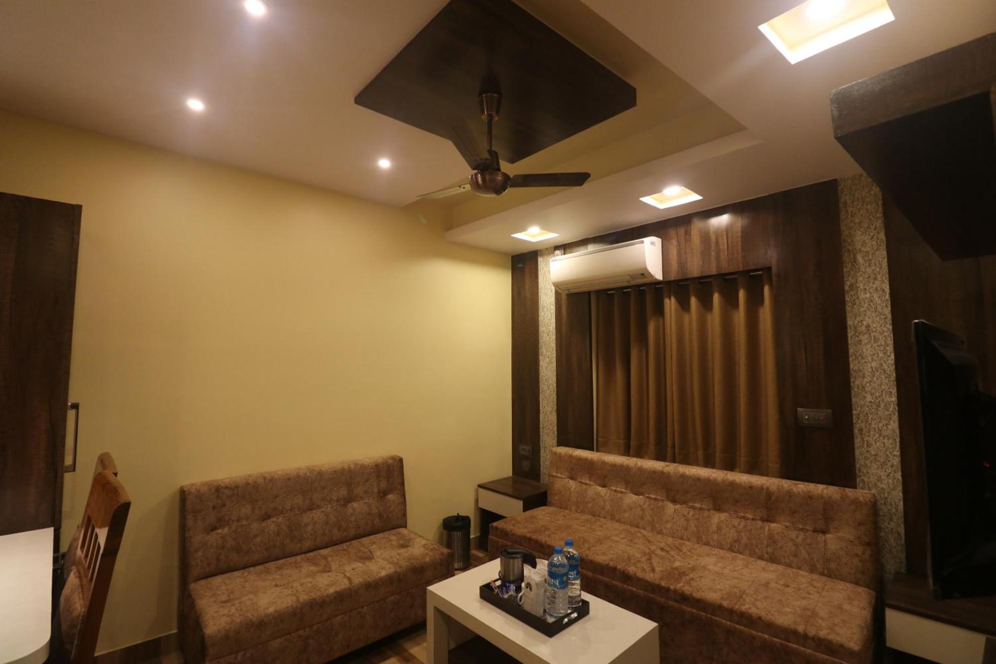 Mohar Residency Hotell Calcutta Exteriör bild